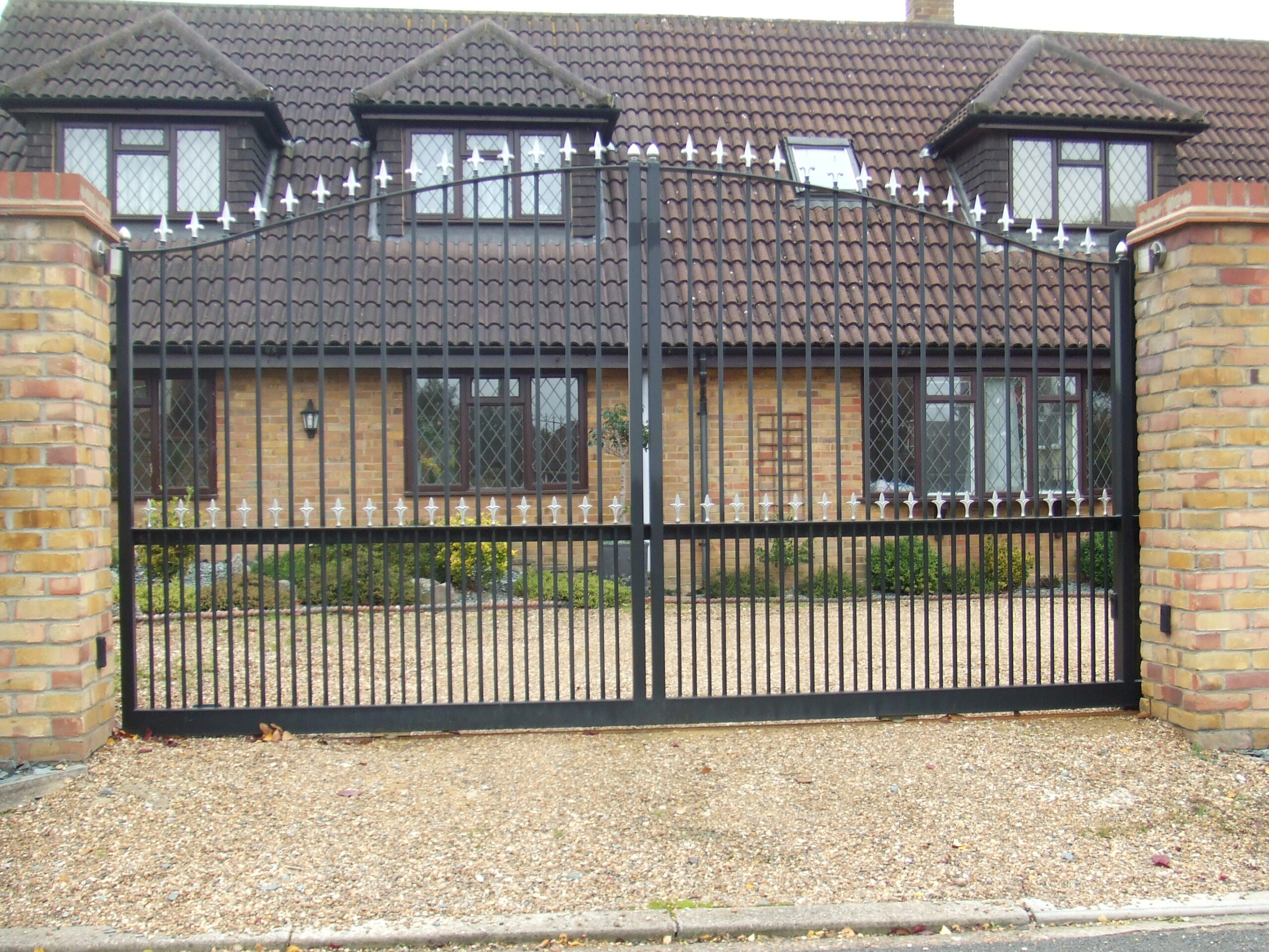 Metal gate residential install Berkshire