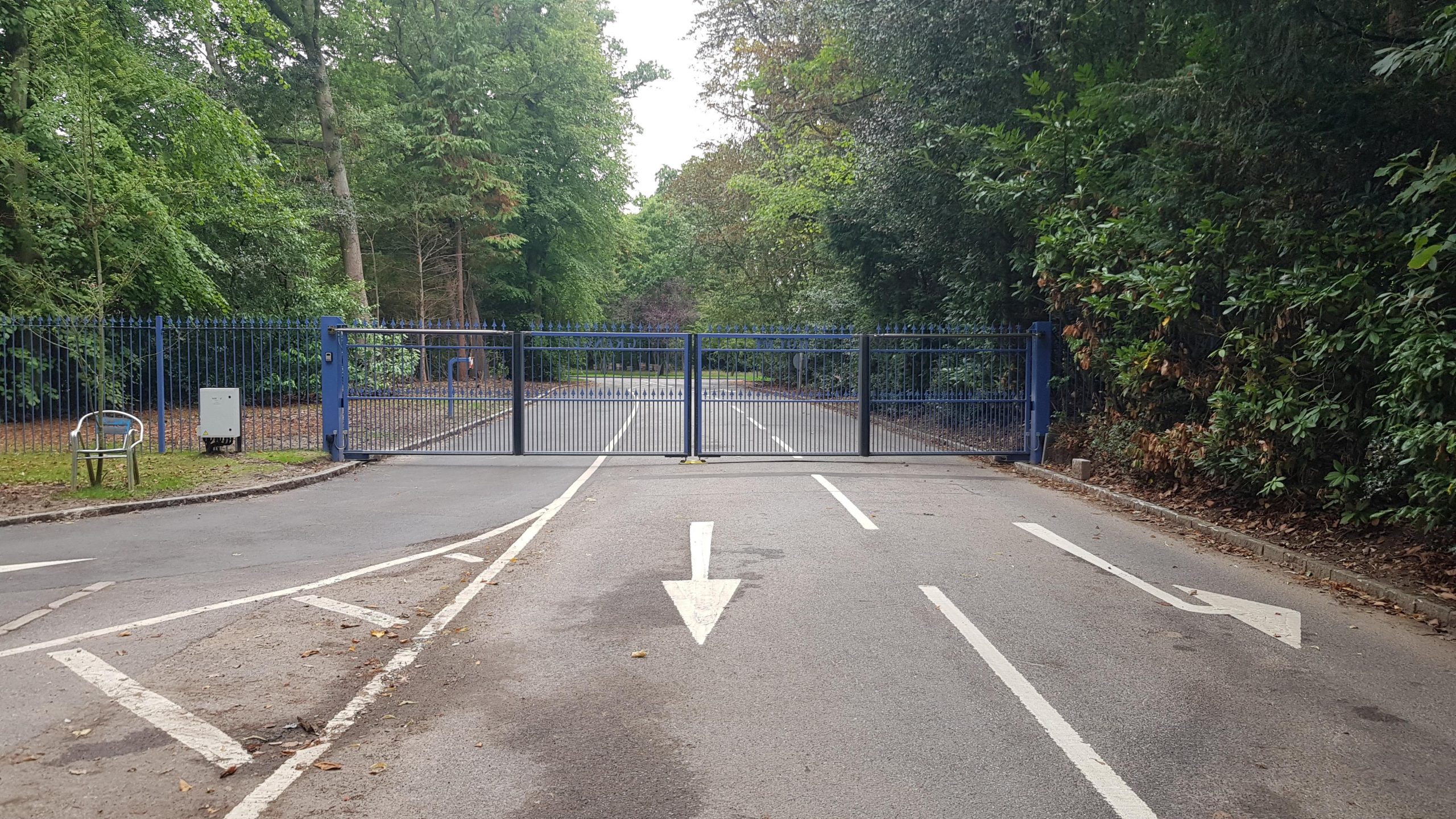 Metal school gate with safety edges